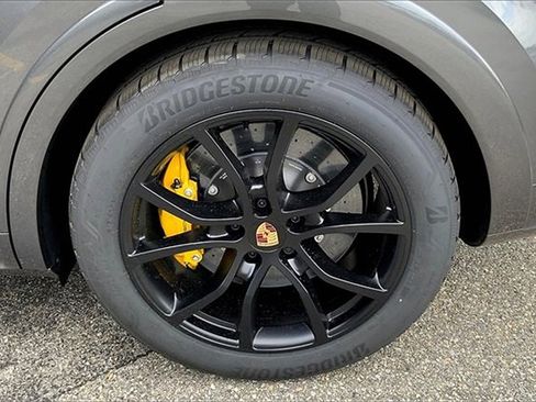 New 2026 Porsche Cayenne GTS image 16