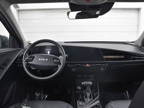 Used 2024 Kia Niro EX image 25