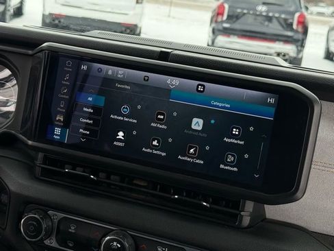 Used 2024 Jeep Wrangler Unlimited image 23