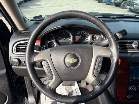 Used 2013 Chevrolet Avalanche LS image 17