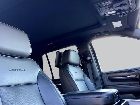 Used 2021 GMC Yukon Denali AWD/4WD image 14