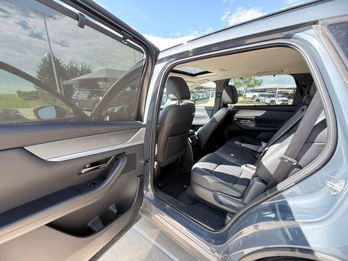 Used 2025 MAZDA CX-70 3.3 Turbo w/ Preferred Package AWD/4WD image 10