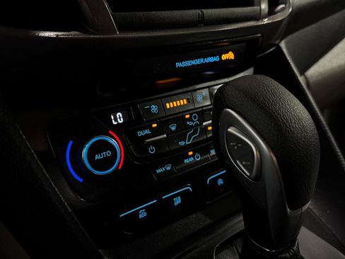 Used 2022 Ford Transit Connect XLT FWD image 24