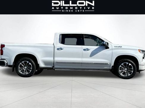 Used 2024 Chevrolet Silverado 1500 High Country w/ Technology Package AWD/4WD image 3