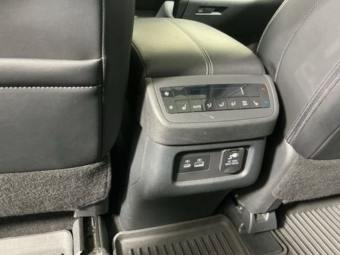 Used 2023 Nissan Pathfinder Platinum image 27