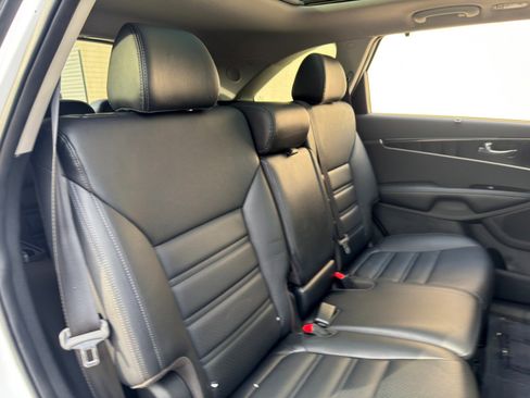 Used 2019 Kia Sorento EX w/ EX Touring Package FWD image 38