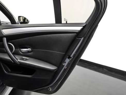 Used 2010 BMW M5 RWD image 41