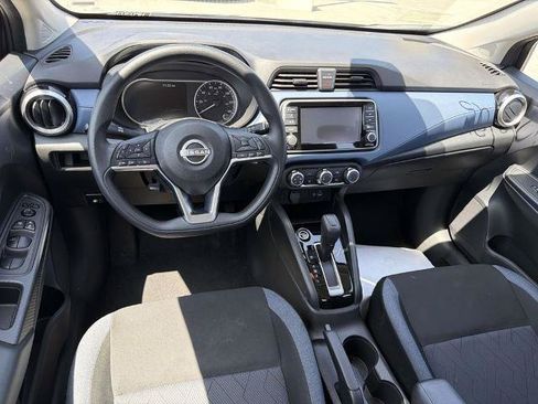 Used 2025 Nissan Versa SV FWD image 19