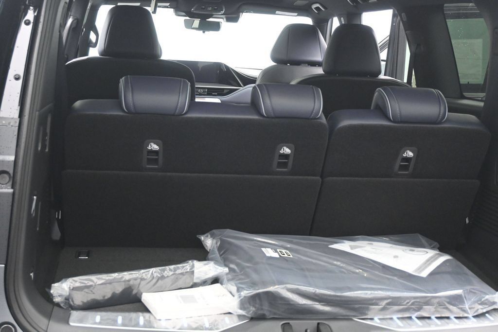 New 2027 INFINITI QX80 Sensory w/ Sport Exterior Package AWD/4WD image 24