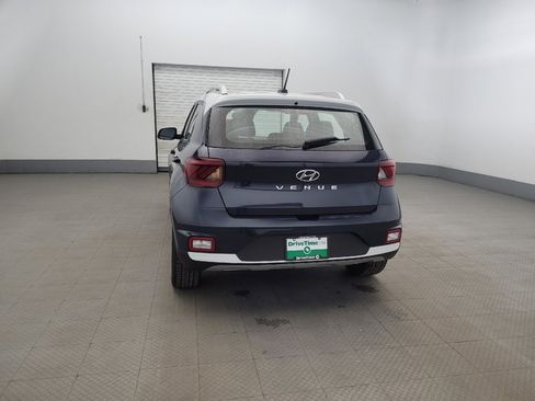 Used 2023 Hyundai Venue Limited w/ Cargo Package image 6
