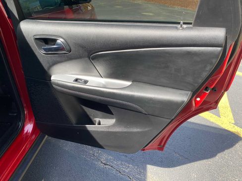 Used 2018 Dodge Journey SE w/ Connectivity Group FWD image 34