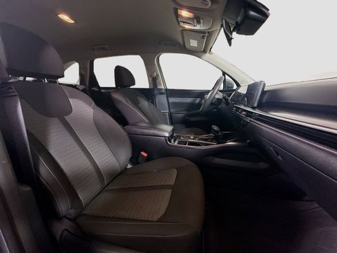 Used 2025 Kia Sorento LX image 29