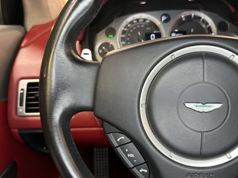 Used 2014 Aston Martin DB9 Volante RWD image 23