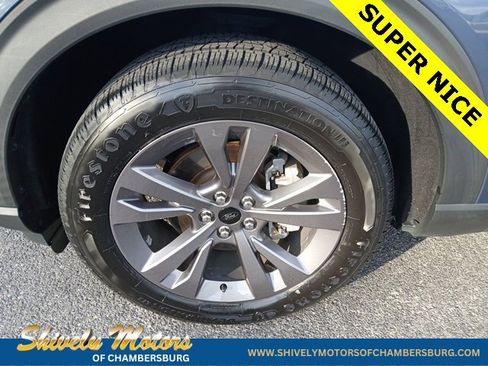 Used 2021 Ford Explorer XLT w/ Equipment Group 202A image 2