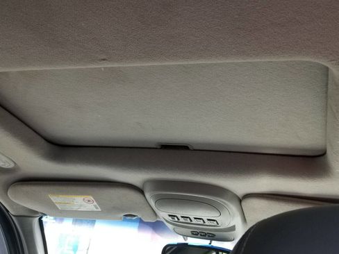 Used 2004 GMC Envoy XUV SLT image 10