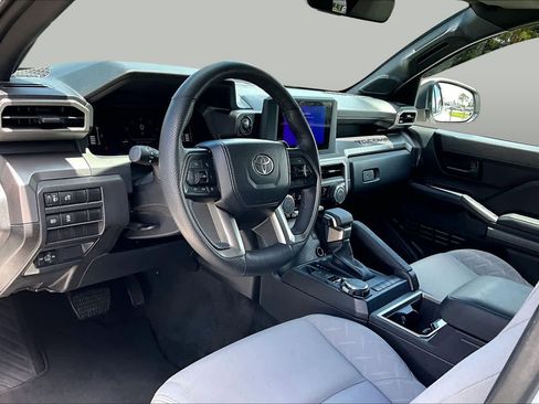 Used 2024 Toyota Tacoma SR5 AWD/4WD image 18