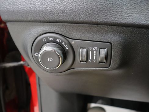 Used 2018 Jeep Compass Trailhawk w/ Cold Weather Group AWD/4WD image 31