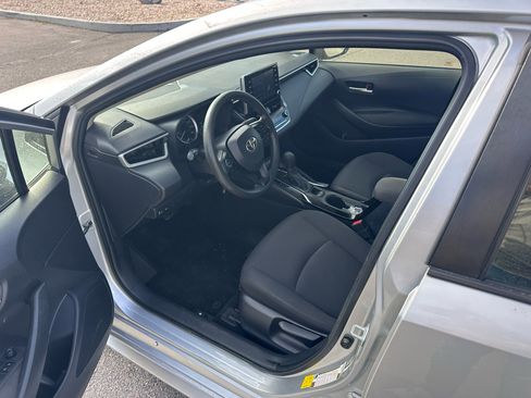 Used 2020 Toyota Corolla LE image 6
