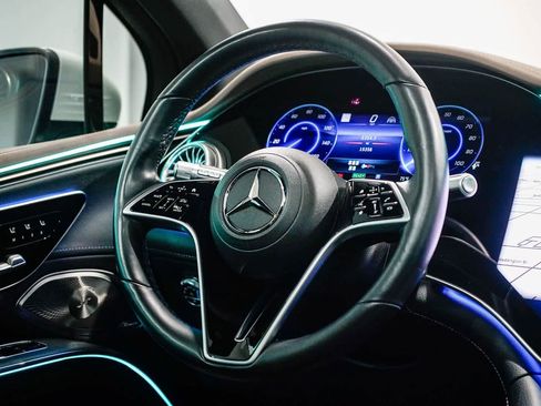 Used 2023 Mercedes-Benz EQS 580 4MATIC SUV image 15