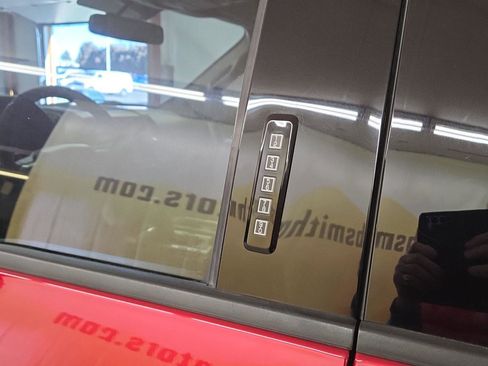 Used 2018 Ford F150 Lariat image 18