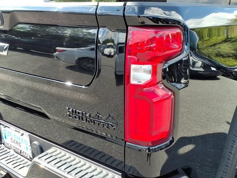 Used 2023 Chevrolet Silverado 1500 High Country w/ Technology Package AWD/4WD image 11