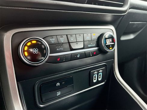 Used 2021 Ford EcoSport SES w/ Interior Protection Package image 16