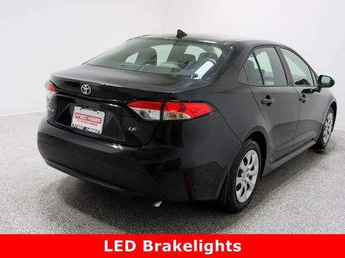 Used 2022 Toyota Corolla LE image 7