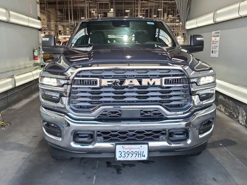 Used 2026 RAM 2500 Big Horn AWD/4WD image 3