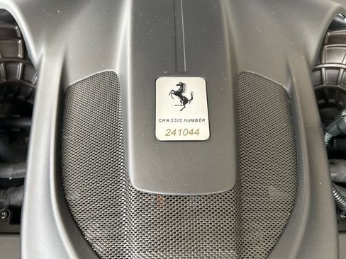 Used 2019 Ferrari Portofino RWD image 28