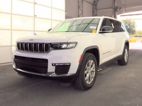 Used 2023 Jeep Grand Cherokee L Limited AWD/4WD image 2