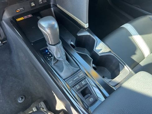 Used 2025 Toyota Camry SE image 25
