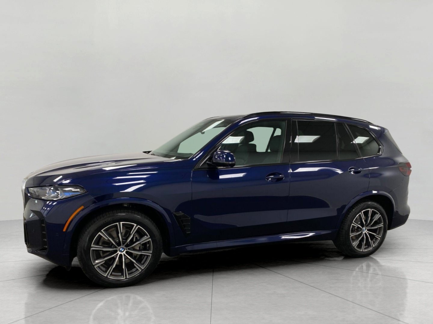 Used 2025 BMW X5 xDrive40i w/ Executive Package AWD/4WD image 13