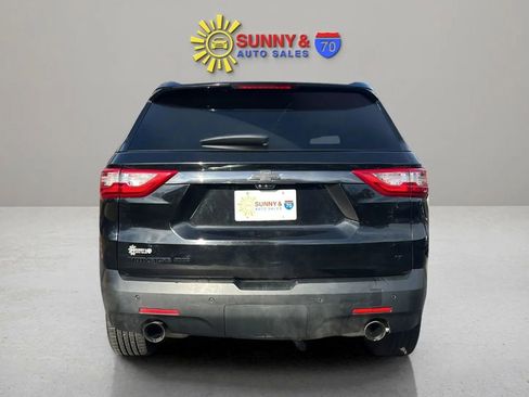 Used 2021 Chevrolet Traverse LT w/ LT Premium Package image 6