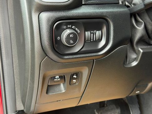 Used 2019 RAM 1500 Laramie AWD/4WD image 24