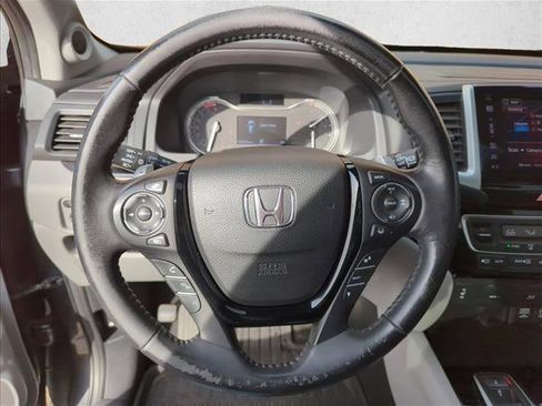 Used 2016 Honda Pilot Touring image 27