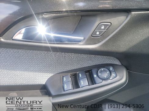 Used 2025 Chevrolet TrailBlazer LT AWD/4WD image 9