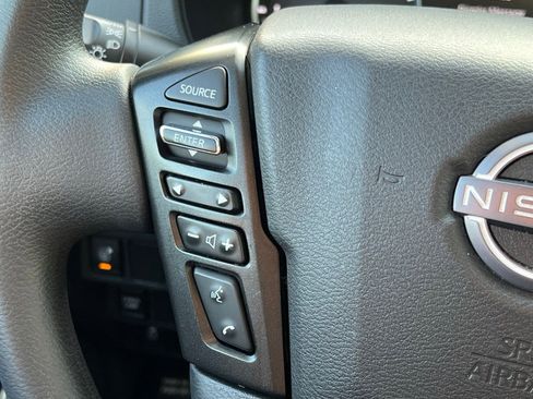 Used 2022 Nissan Frontier SV w/ Technology Package RWD image 27