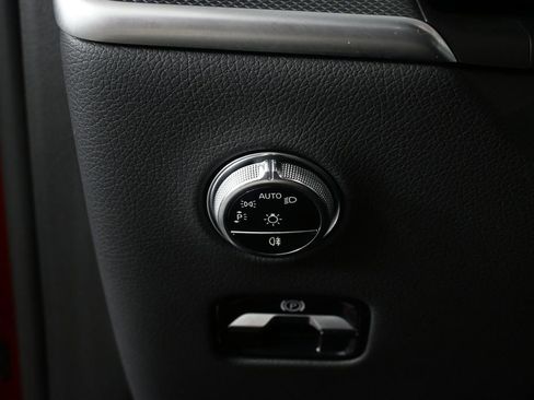 Certified 2024 Mercedes-Benz GLC 300 4MATIC image 9