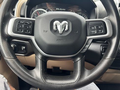 Used 2022 RAM 3500 Big Horn image 30