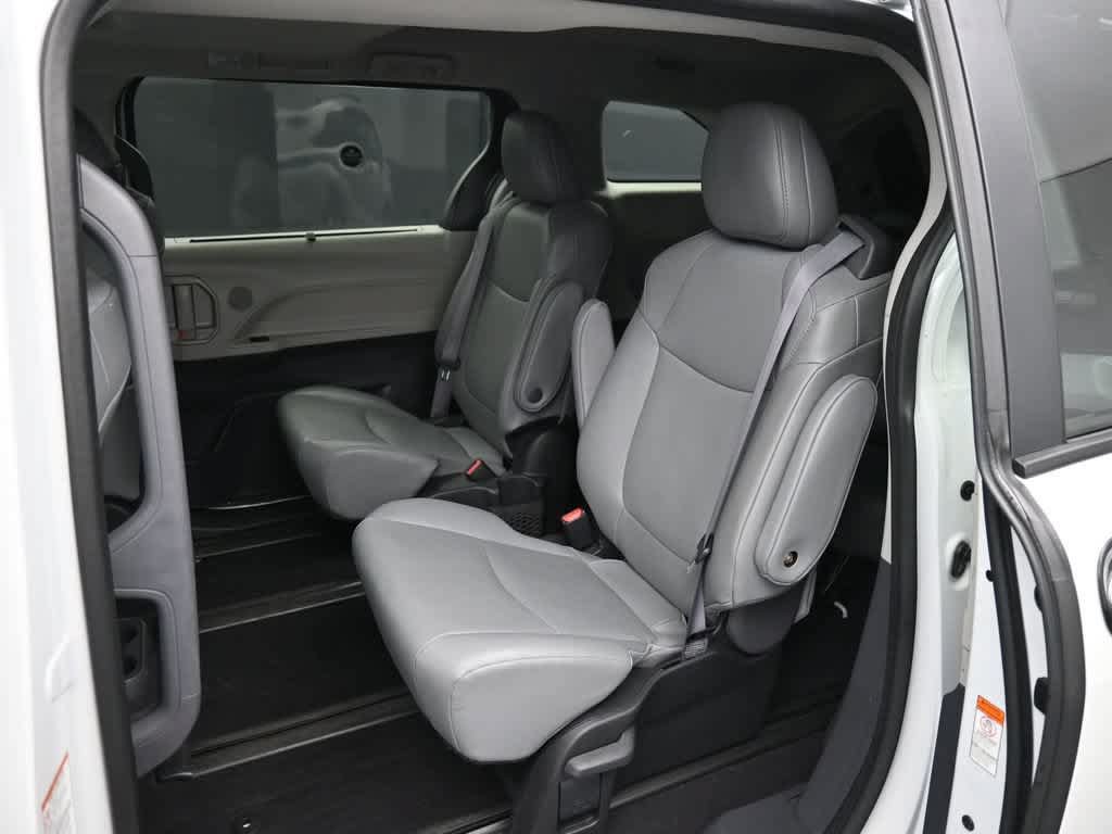 Used 2024 Toyota Sienna XLE w/ XLE Plus Package AWD/4WD image 22