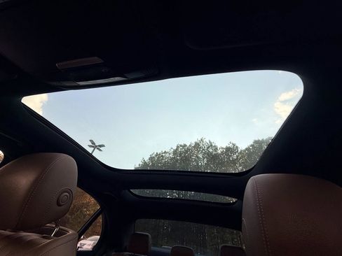 Used 2018 Mercedes-Benz E 300 image 17