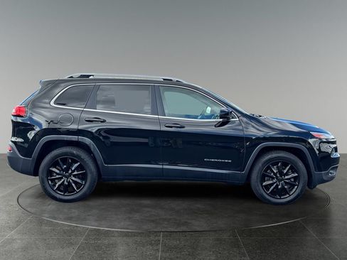 Used 2017 Jeep Cherokee Limited AWD/4WD image 10