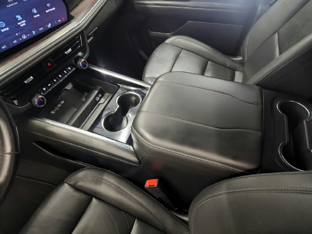 Used 2025 Chevrolet Tahoe LT AWD/4WD image 33