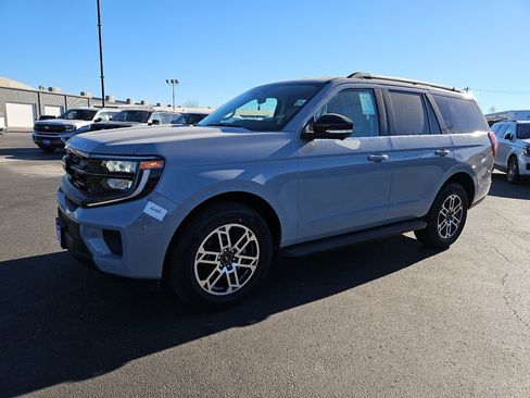 New 2026 Ford Expedition Active image 5