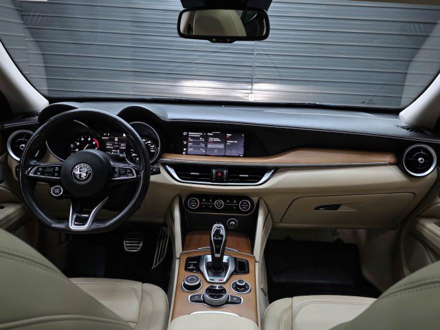 Used 2021 Alfa Romeo Stelvio Ti w/ Premium Package AWD/4WD image 12