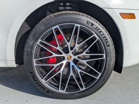 New 2025 Porsche Macan S image 28