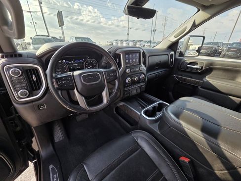 Used 2023 GMC Sierra 2500 Denali w/ Denali Ultimate Package image 10
