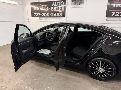 Used 2019 Hyundai Elantra SE w/ Cargo Package image 12
