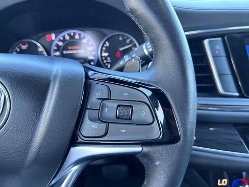 Used 2022 Buick Enclave Premium image 16