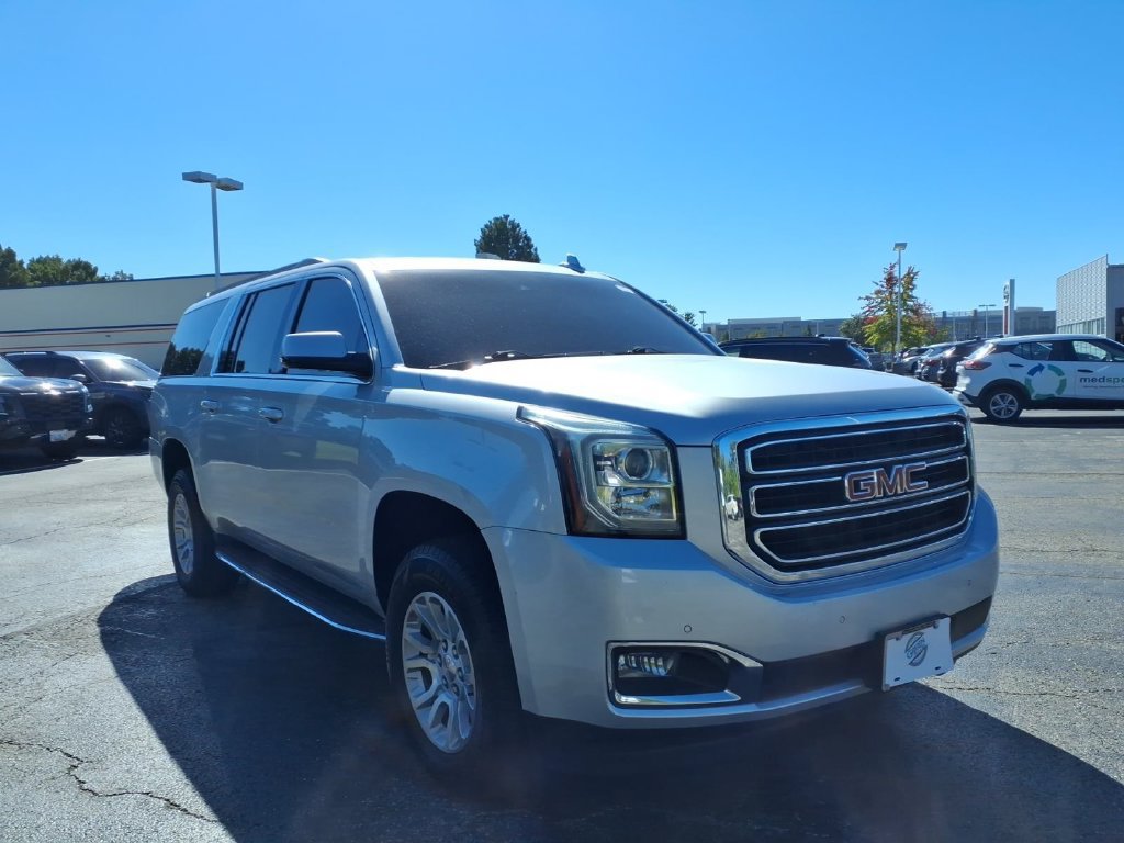 Used 2019 GMC Yukon XL SLT w/ Open Road Package AWD/4WD image 3